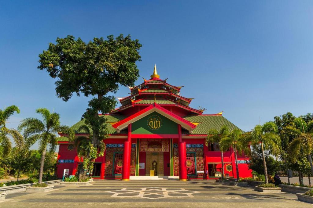 Hotel Dafam Pacific Caesar Surabaya Luaran gambar