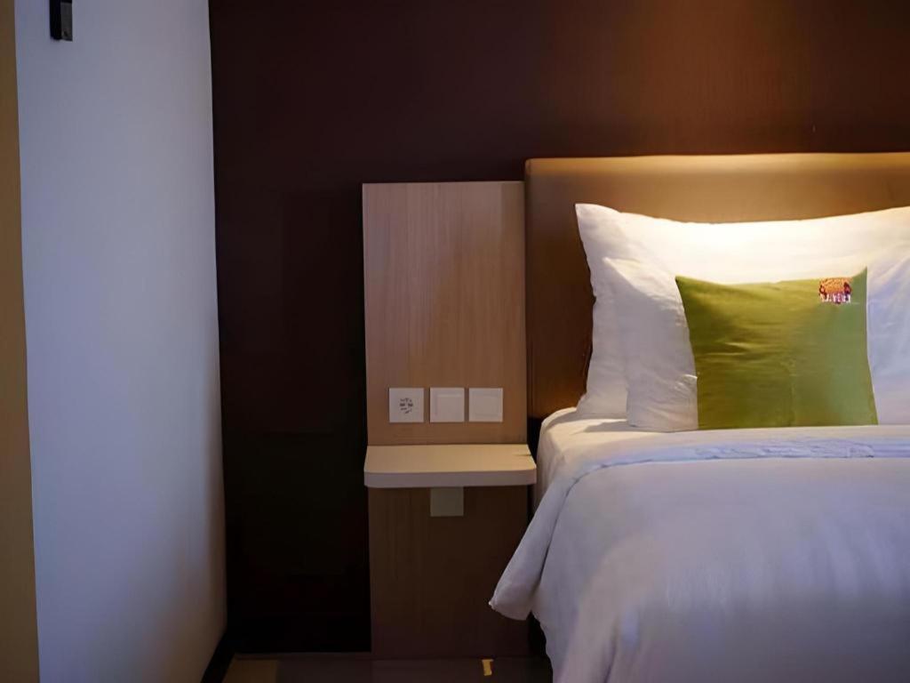 Hotel Dafam Pacific Caesar Surabaya Luaran gambar
