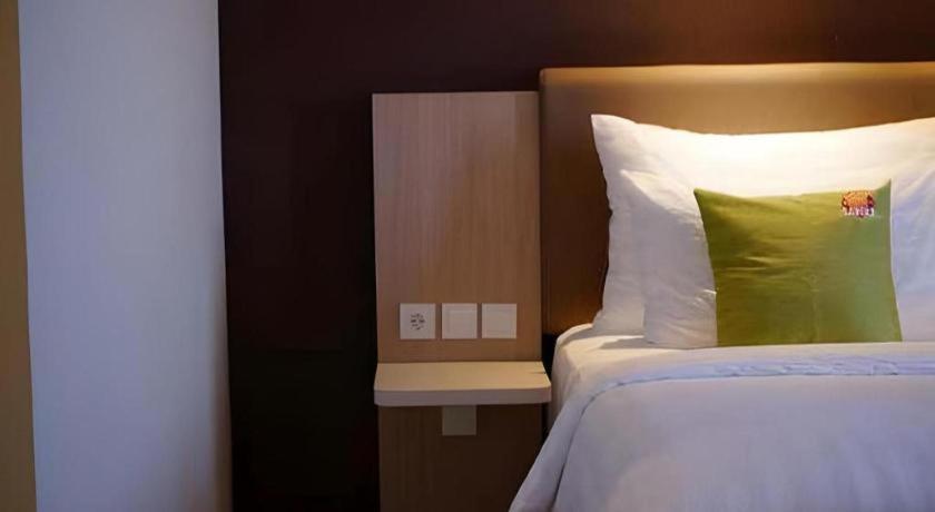 Hotel Dafam Pacific Caesar Surabaya Luaran gambar