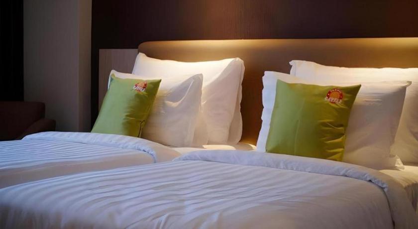 Hotel Dafam Pacific Caesar Surabaya Luaran gambar