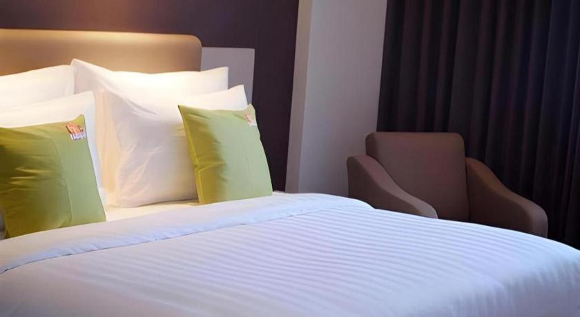 Hotel Dafam Pacific Caesar Surabaya Luaran gambar