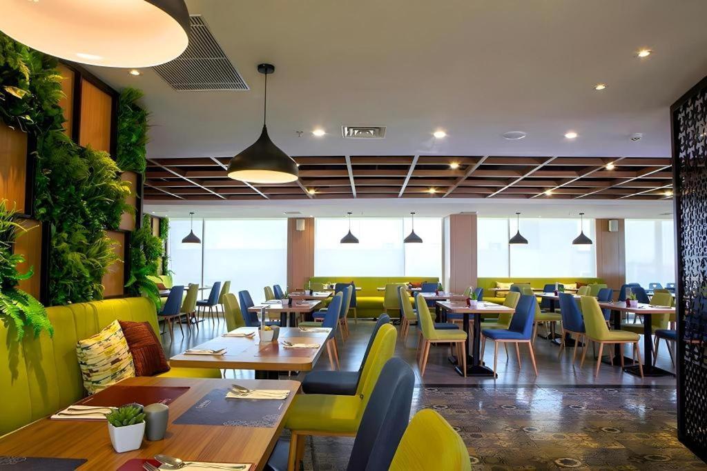 Hotel Dafam Pacific Caesar Surabaya Luaran gambar