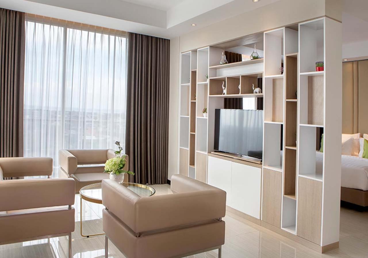 Hotel Dafam Pacific Caesar Surabaya Luaran gambar